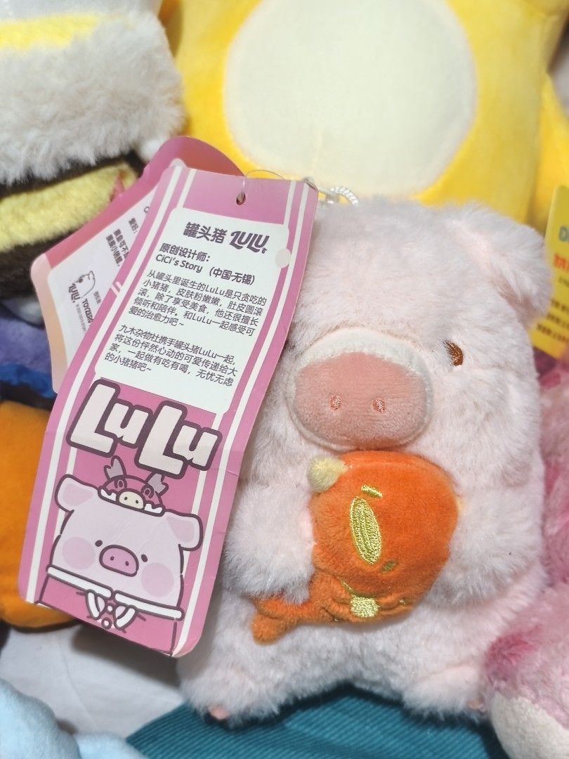 Lulu the Piggy (Category: Plushies & Soft Toys) located in Iloilo. Submitted by geselalpan30231 (Listing ID 1468297646, Image 1). Description: Bag Charm.