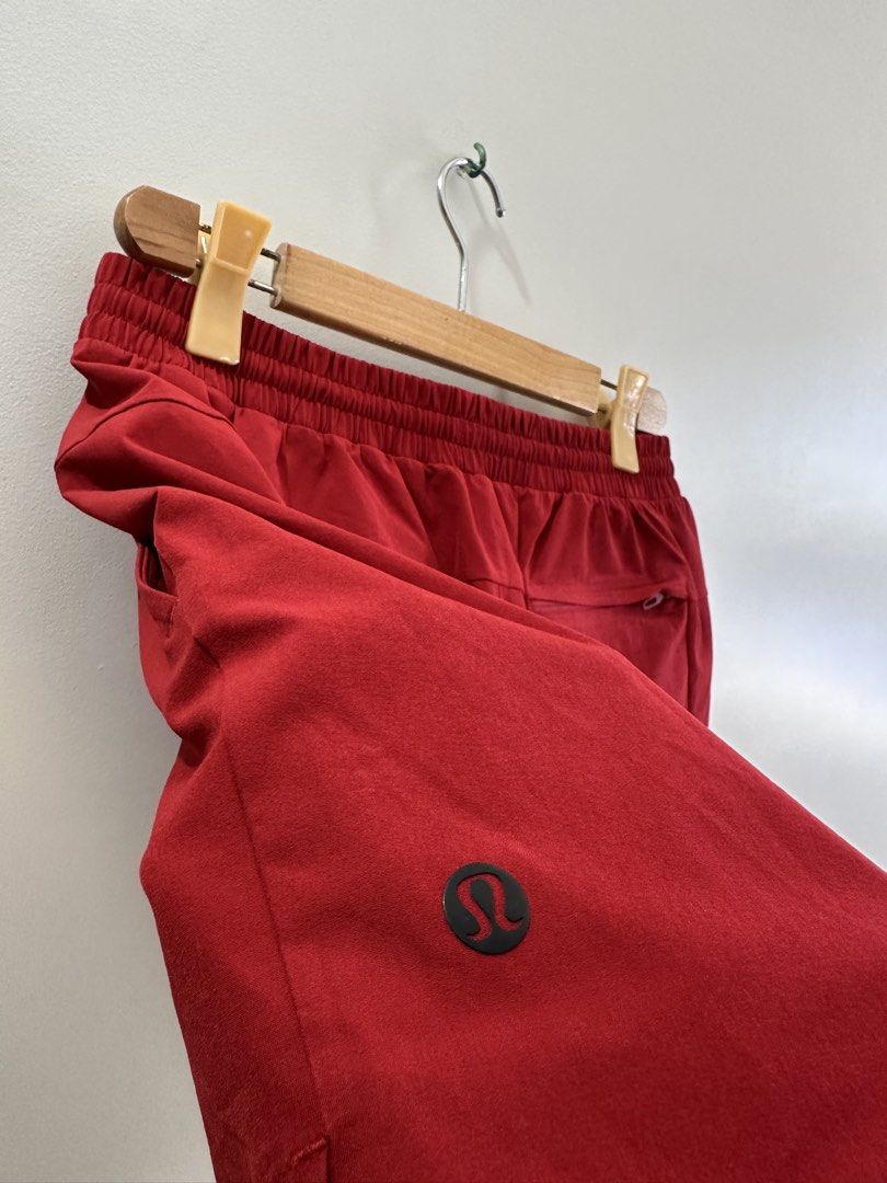 Lululemon Channel Cross Short (Category: Activewear) located in Baguio. Submitted by .daryl (Listing ID 1468352875, Image 3). Description: 30-34 waist 15 length .