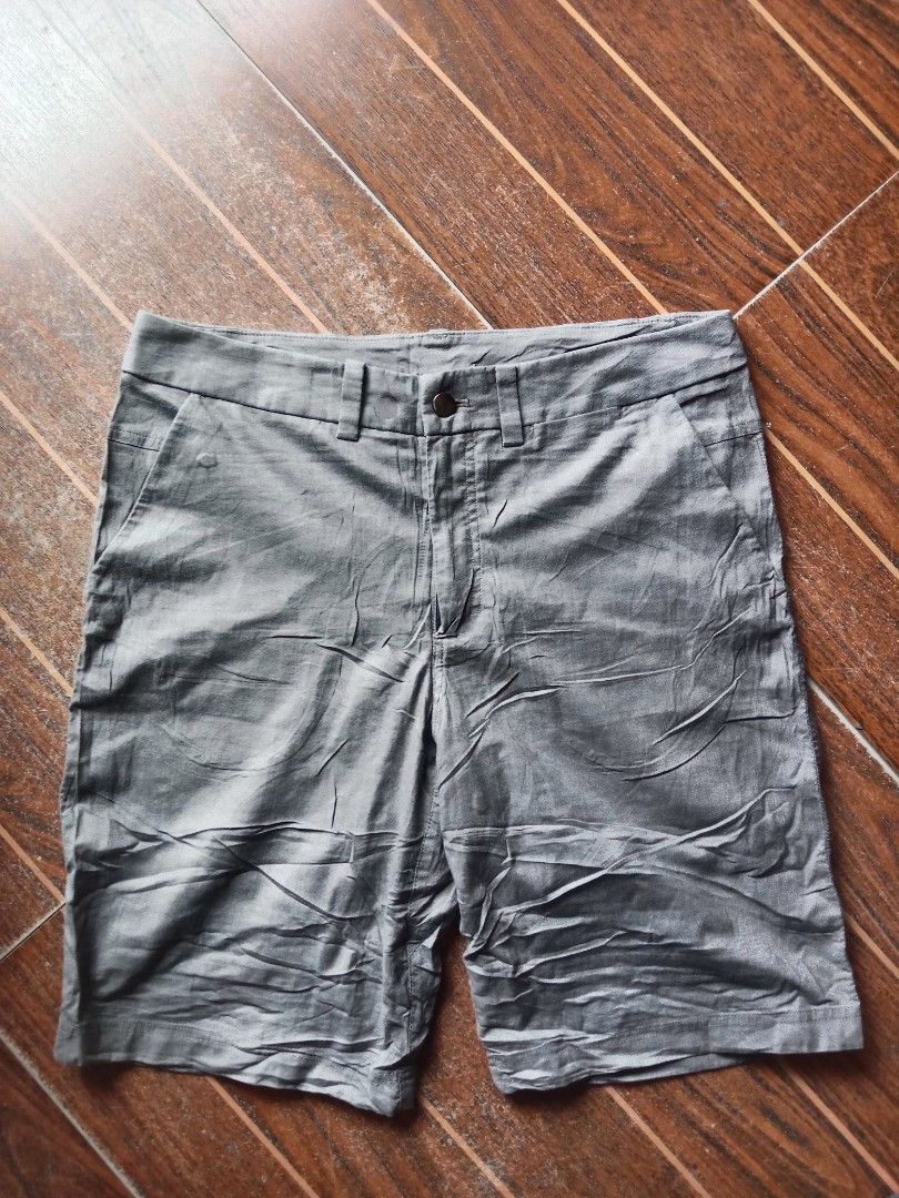 Lululemon Grey Shorts Size 32 (Category: Shorts) located in Manila. Submitted by nadyrl (Listing ID 1468423862, Image 1). Description: - Brand/Model: Lululemon shorts - Color: Grey - Size: 32 (Waist flat-lay: approx. 17.5") - Closure: Front button with belt loops - Pockets: Stylish back welt pockets - Details: Subtle logo near bottom hem - Condition/Vibe: Great staple piece for casual days.