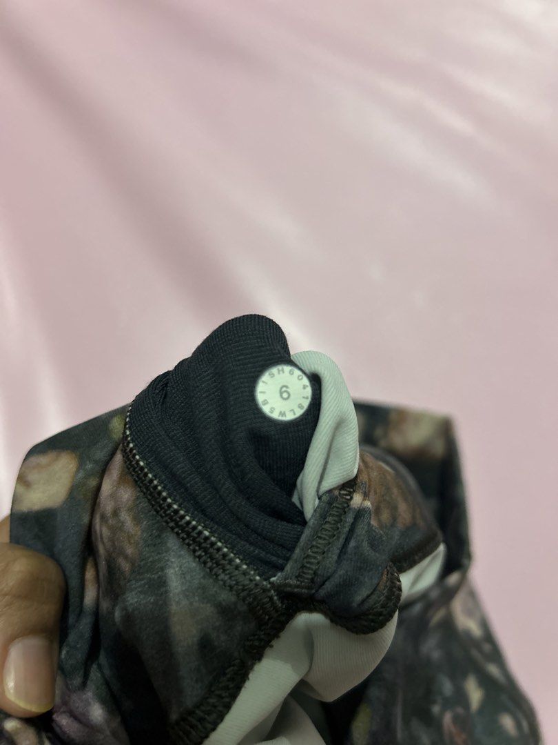 Lululemon Leggings (Category: Activewear) located in Manila. Submitted by chen_clybelles (Listing ID 1468399643, Image 3). Description: .