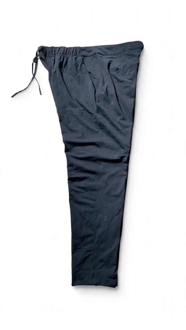 Lululemon Pants Unisex (Category: Joggers) located in Las Pinas. Submitted by mnl.streetwear.ph (Listing ID 1468303202, Image 3). Description: • Lululemon Pants Details Posted.