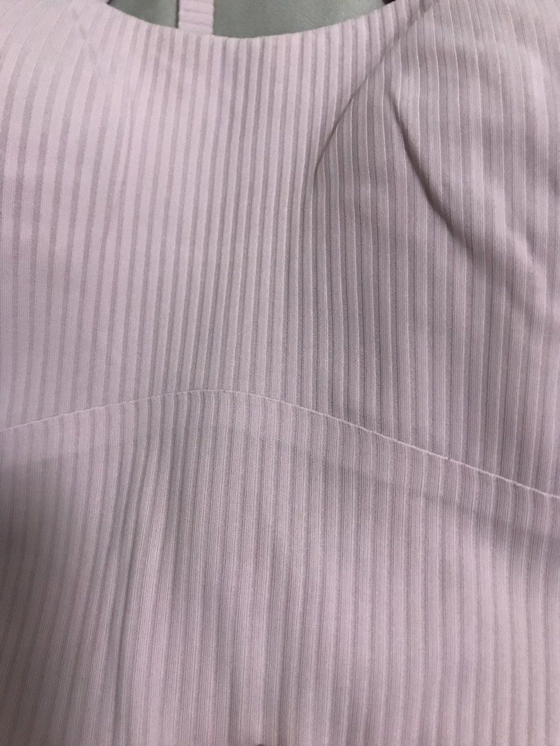 Lululemon Ribbed Seamless Sportsbra (Category: Activewear) located in Manila. Submitted by freshlemon58885 (Listing ID 1468298101, Image 3). Description: Tag removed if base on dot 6 Very good condition Super soft and Comfy to wear.