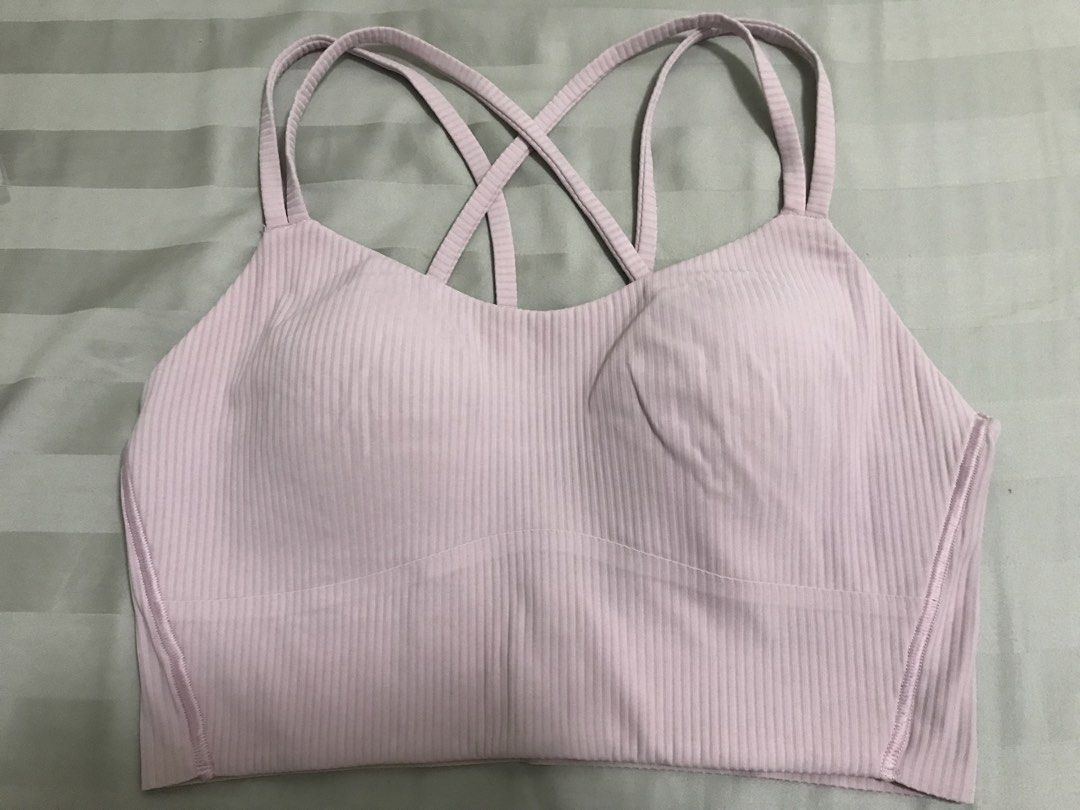 Lululemon Ribbed Seamless Sportsbra (Category: Activewear) located in Manila. Submitted by freshlemon58885 (Listing ID 1468298101, Image 1). Description: Tag removed if base on dot 6 Very good condition Super soft and Comfy to wear.