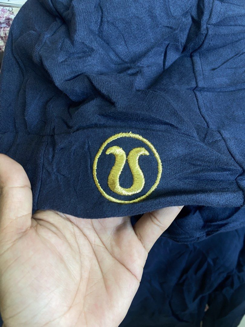 LULULEMON SCUBA HOODIE JACKET - 6 (Category: Coats, Jackets and Outerwear) located in Manila. Submitted by dailystrategythrift (Listing ID 1468311518, Image 2). Description: LULULEMON SCUBA HOODIE JACKET SIZE 6 ON TAG & DOT EXCELLENT CONDITION💯❤️ LOCATION LASPIÑAS CITY.