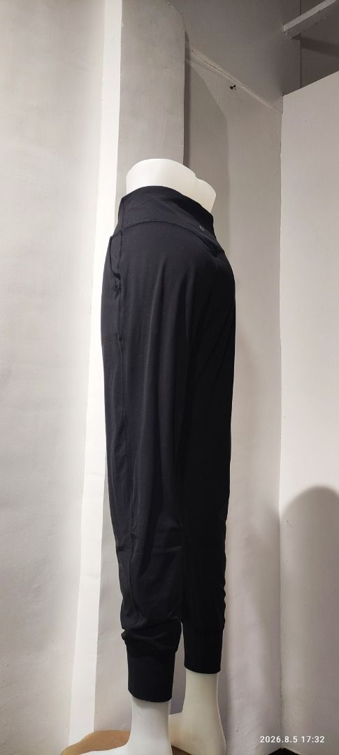 Lululemon (size 6) Align Joggers (Category: Activewear) located in Calamba. Submitted by lulu.thrift.finds (Listing ID 1468459439, Image 1). Description: Lululemon Size 6 Align Joggers No discount for single items. Can give a little discount for multiple-item purchases. Kindly check my store, selling all lulu :) First to pay basis Payment via GCash only Shipped thru Jnt within 2-3 days Free shipping for min 1.5k purchase Items will only be reserv