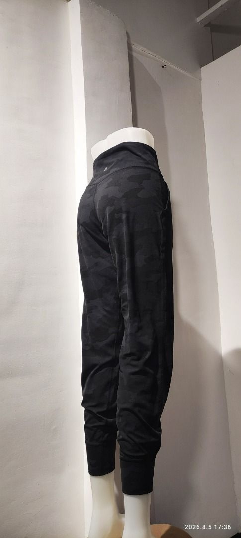 Lululemon (size 6) Align Joggers (Category: Activewear) located in Calamba. Submitted by lulu.thrift.finds (Listing ID 1468462706, Image 1). Description: Lululemon Size 6 Align Joggers No discount for single items. Can give a little discount for multiple-item purchases. Kindly check my store, selling all lulu :) First to pay basis Payment via GCash only Shipped thru Jnt within 2-3 days Free shipping for min 1.5k purchase Items will only be reserv