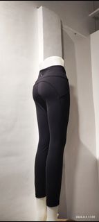 (Category: ) located in . Submitted by lulu.thrift.finds (Listing ID 1468458512, Image 1). Description: .