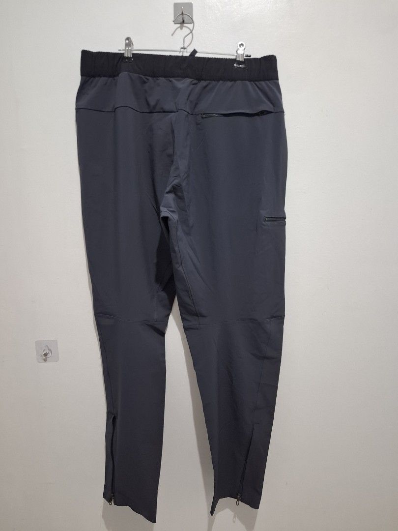 Lululemon size large (Category: Trousers) located in Tarlac. Submitted by christopher.24 (Listing ID 1468313779, Image 2). Description: excellent condition legit.