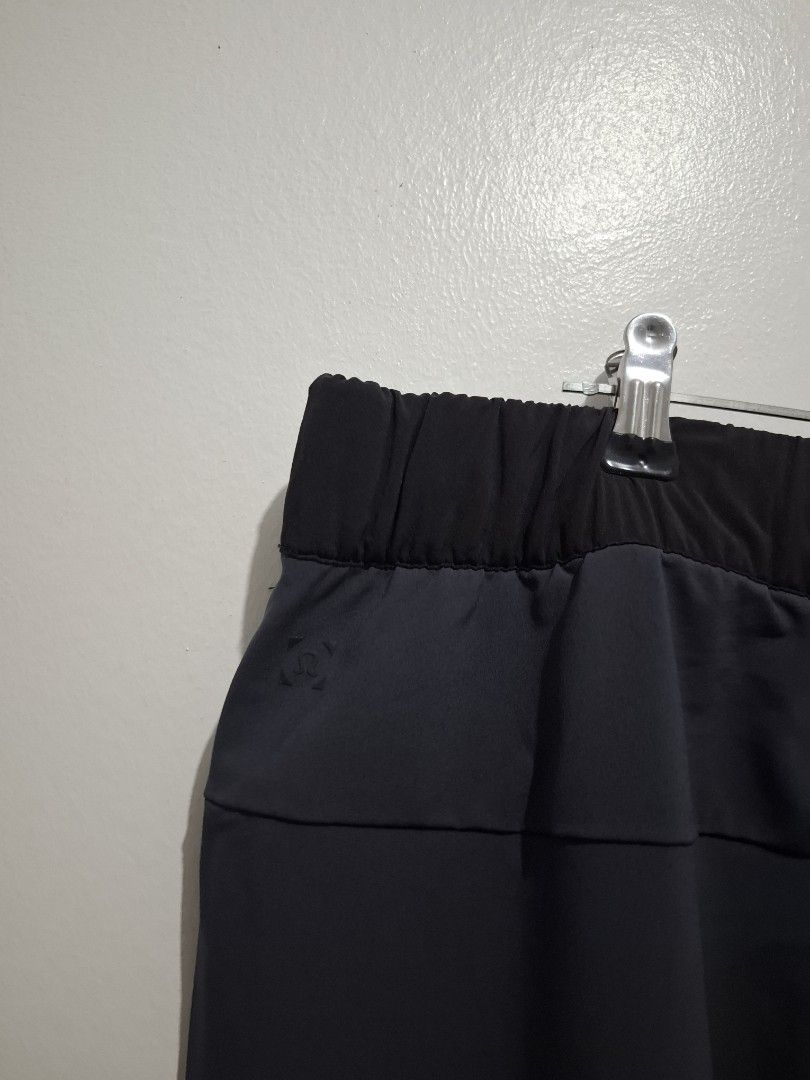 Lululemon size large (Category: Trousers) located in Tarlac. Submitted by christopher.24 (Listing ID 1468313779, Image 3). Description: excellent condition legit.