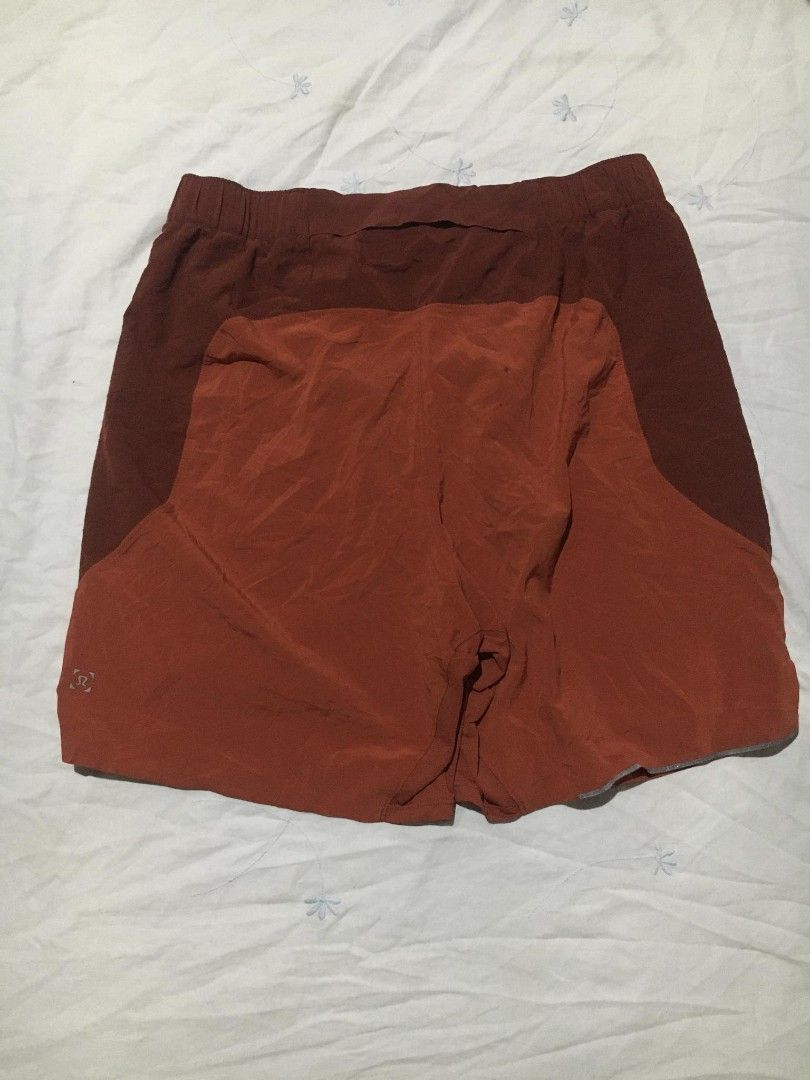 Lululemon Switch Up Short *6" (Category: Activewear) located in Quezon City. Submitted by thriftyzx (Listing ID 1468356598, Image 3). Description: Lululemon Switch Up Short *6" Size: Small Waistline: 28-32 Length: 16 Excellent Condition No issue 1399 Freeshipping Location: QC.