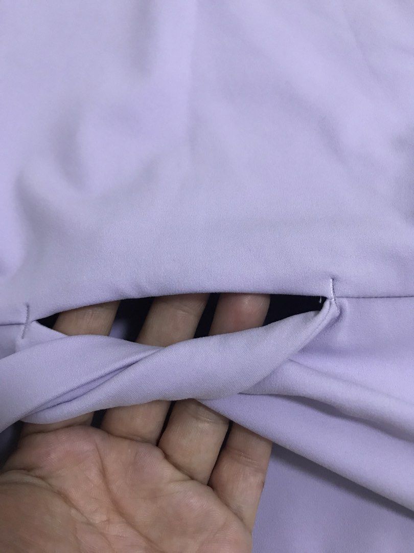 Lululemon Top (Category: Activewear) located in Manila. Submitted by freshlemon58885 (Listing ID 1468412488, Image 2). Description: Dot 8 Can pass as Brand New Purple Rubberized Logo .