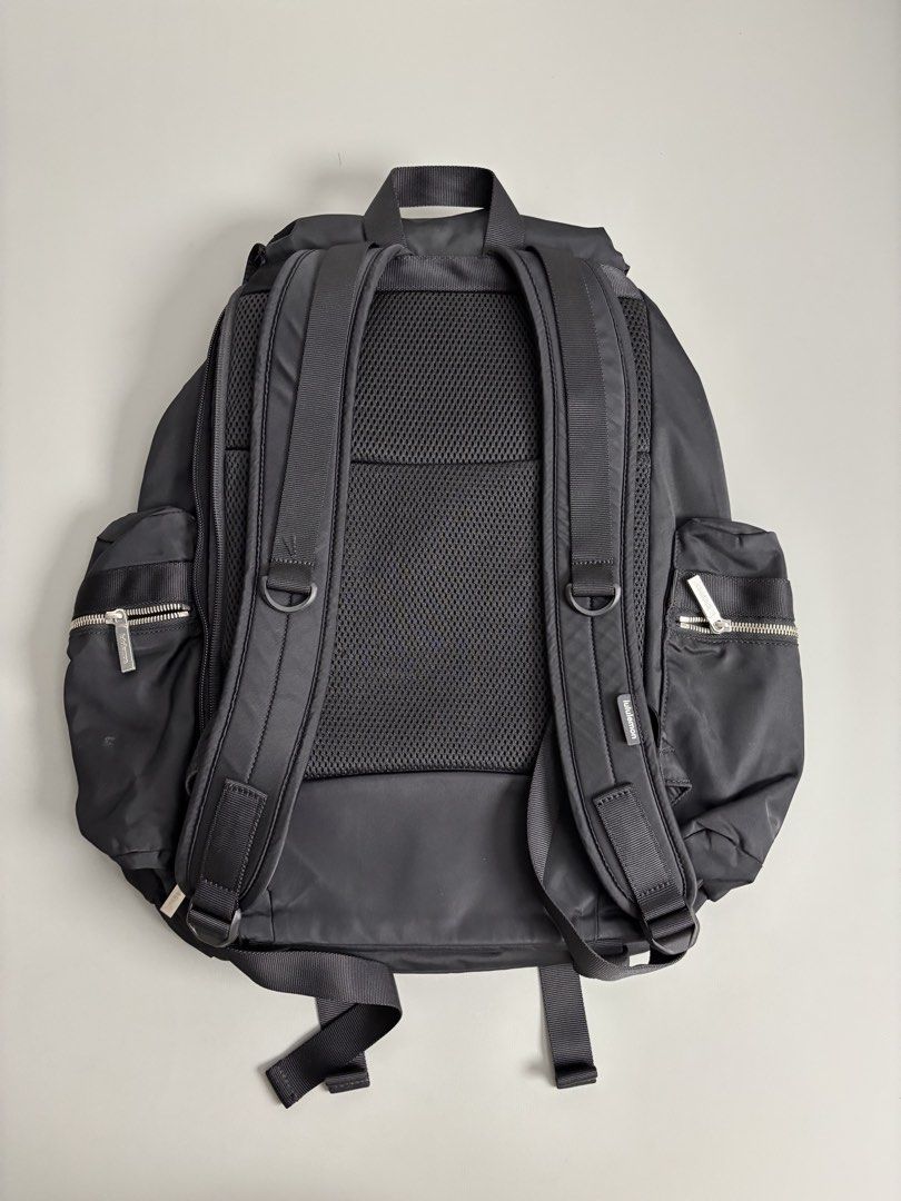 Lululemon Wunderlust Backpack 25L (Category: Backpacks) located in San Fernando. Submitted by kayemanalac_05 (Listing ID 1468426414, Image 2). Description: .