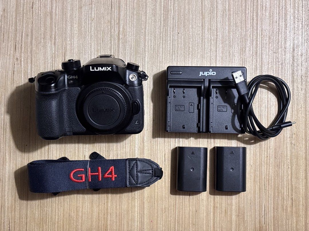 Lumix GH4 Body (Category: Cameras) located in San Juan City. Submitted by velardedrew (Listing ID 1468434098, Image 2). Description: Panasonic Lumix DMC-GH4 for sale! Selling this hybrid mirrorless micro four thirds camera, it can record 4k at a portable size and also has a flip screen for vlogs. It has a magnesium alloy build that’s very premium to hold. All functions of this camera are working, all ports still has their covers and flaps, no iss