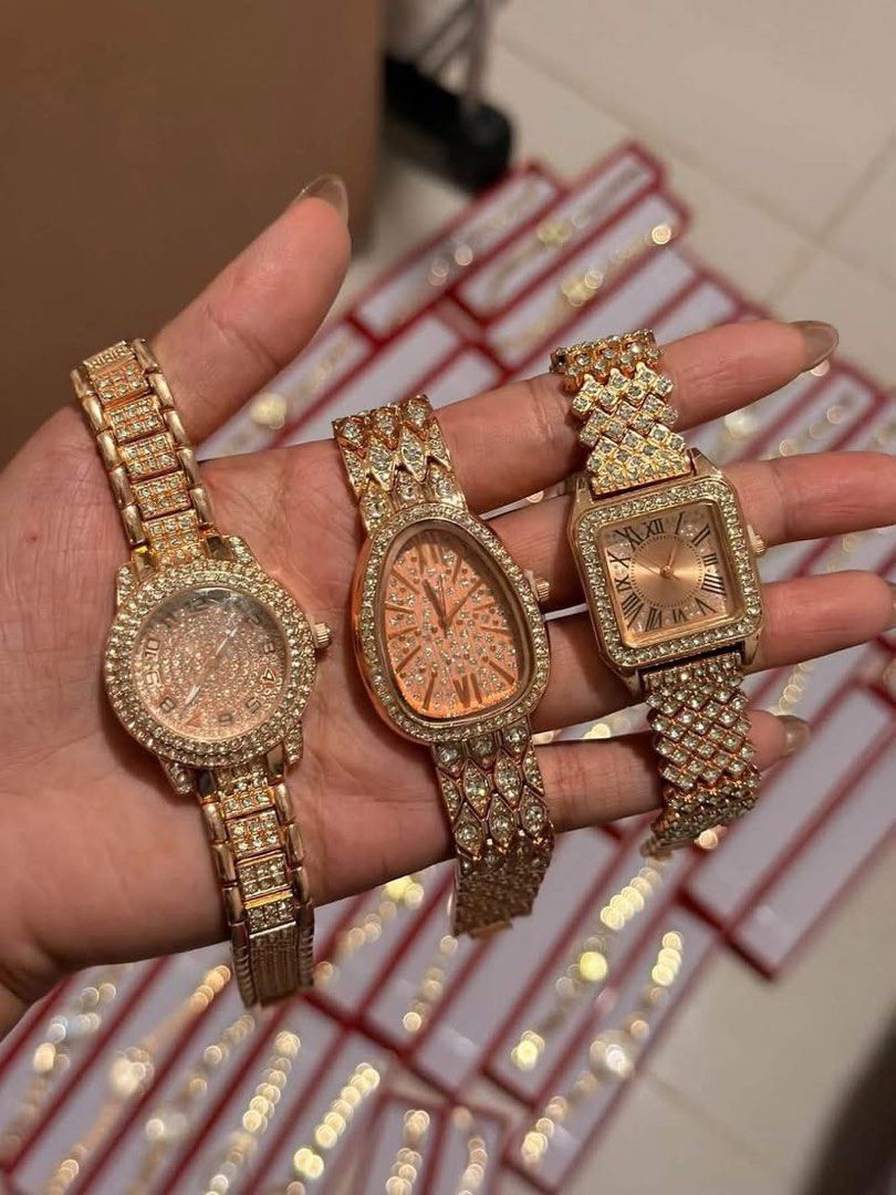 Luxury Vintage Watches (Category: Women's Watches) located in Guinobatan. Submitted by jadieee_young22 (Listing ID 1468420001, Image 1). Description: ₱260 — min. of 10pcs • free plain boxes each • no to choosing (random designs) • soooo 🔛🔝 ng mga designs! • actual photos | what you see is what you get • can ship nationwide via tiktok co.