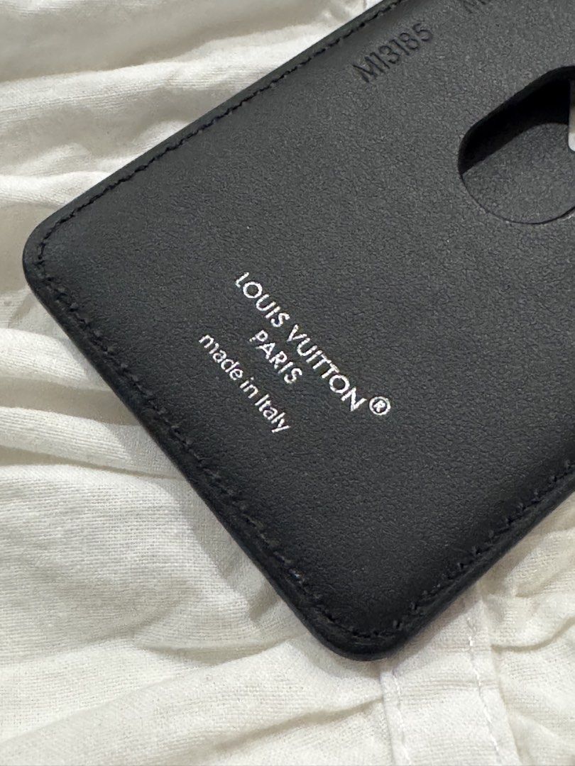LV Louis Vuitton Magnetic Card Holder (Category: Luxury Bags & Wallets) located in Quezon City. Submitted by ssteven.e (Listing ID 1468299962, Image 3). Description: For sale: Louis Vuitton Magnetic Card Holder -Compatible with all iPhone models -Excellent Condition - Used Once Like new. No major flaws at all. Well kept. 🏷️18k only 📍Timog/Tomas Morato.