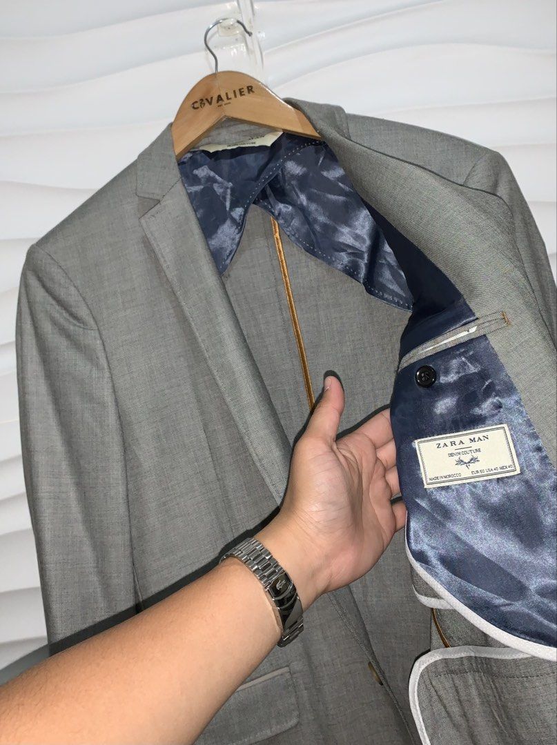(M) ZARA Men's Comfort Blazer Jacket (Category: Coats, Jackets and Outerwear) located in Bulacan. Submitted by cavalieeeer (Listing ID 1468305829, Image 3). Description: 𝗣𝗟𝗘𝗔𝗦𝗘 𝗥𝗘𝗔𝗗 𝗧𝗛𝗘 𝗗𝗘𝗧𝗔𝗜𝗟𝗦 𝗜𝗡 𝗧𝗛𝗘 𝟮𝗡𝗗 𝗣𝗜𝗖𝗧𝗨𝗥𝗘! We base sizing on actual measurements, not tag size — please check the dimensions before buying! 📌 Prices are fixed. Unreasonable offers will not be entertained. 🌐 Facebook Page: Cavalier 📍 Location
