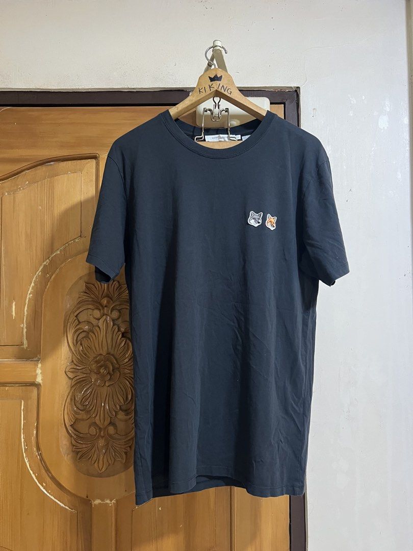 Maison Kitsune Double Fox Patch T-Shirt (Category: Shirts) located in Valencia. Submitted by thrifttomaniac_1225 (Listing ID 1468302405, Image 1). Description: .