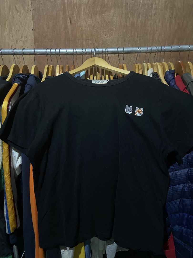 MAISON KITSUNE SHIRT (Category: Formal Shirts) located in Naga. Submitted by lux.shirt.ph (Listing ID 1468460379, Image 1). Description: Dm dm dm.
