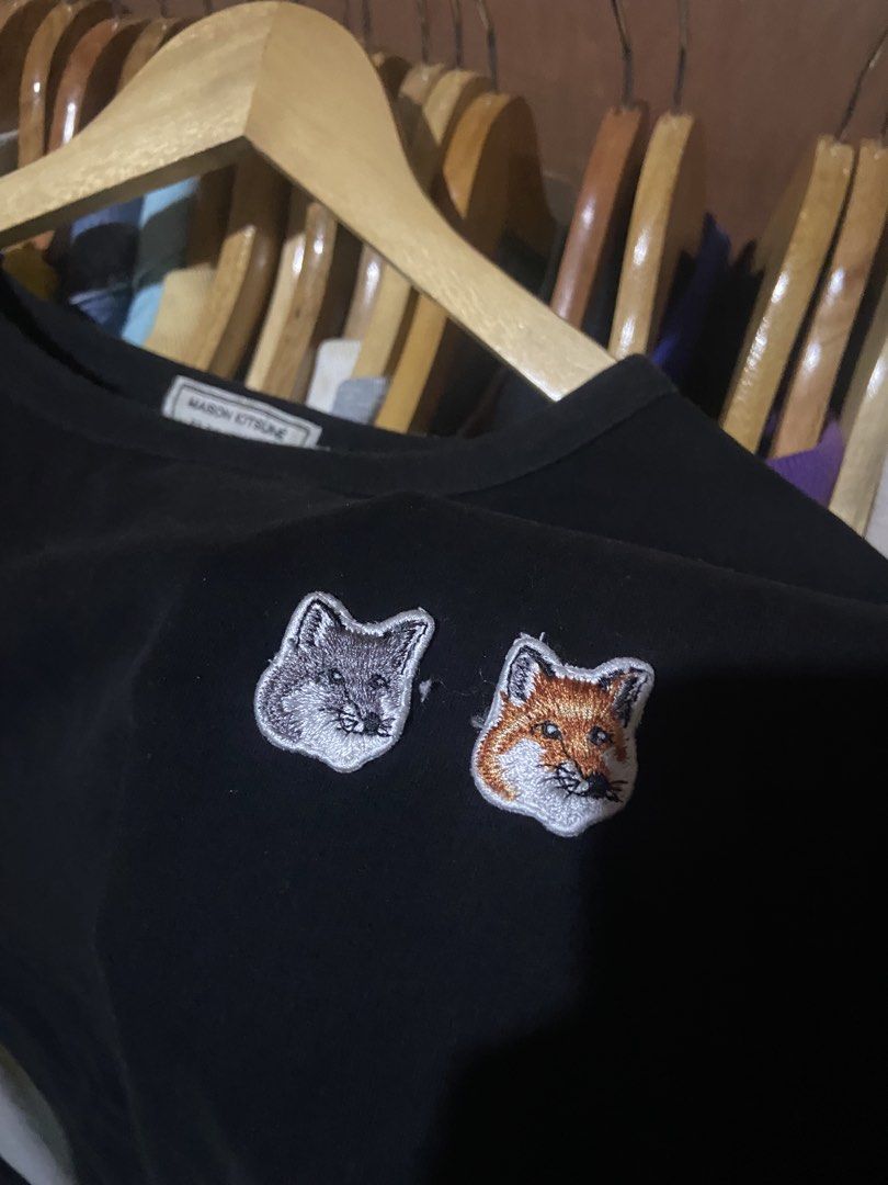 MAISON KITSUNE SHIRT (Category: Formal Shirts) located in Naga. Submitted by lux.shirt.ph (Listing ID 1468460379, Image 2). Description: Dm dm dm.