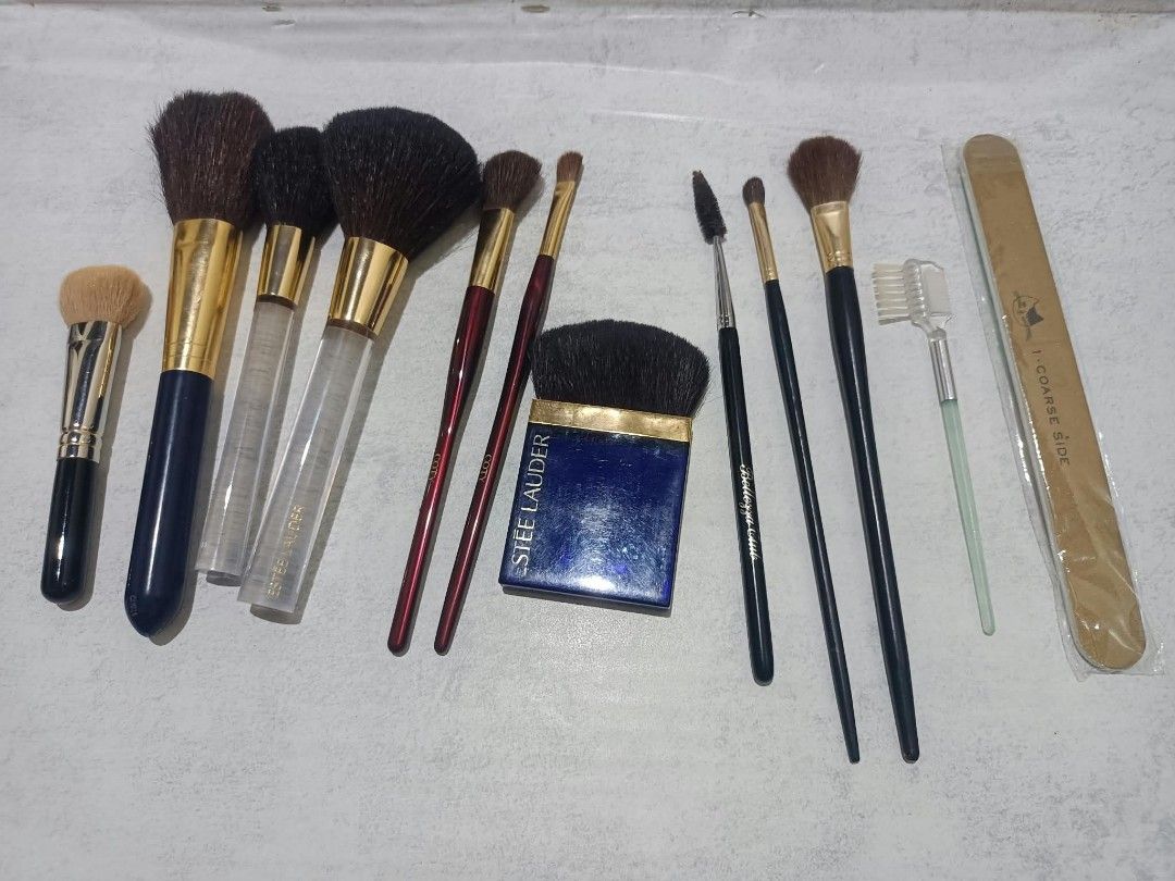 Makeup Brush bundle (with other freebies) - preloved (Category: Makeup) located in Davao. Submitted by lotispreloved (Listing ID 1468475294, Image 1). Description: .