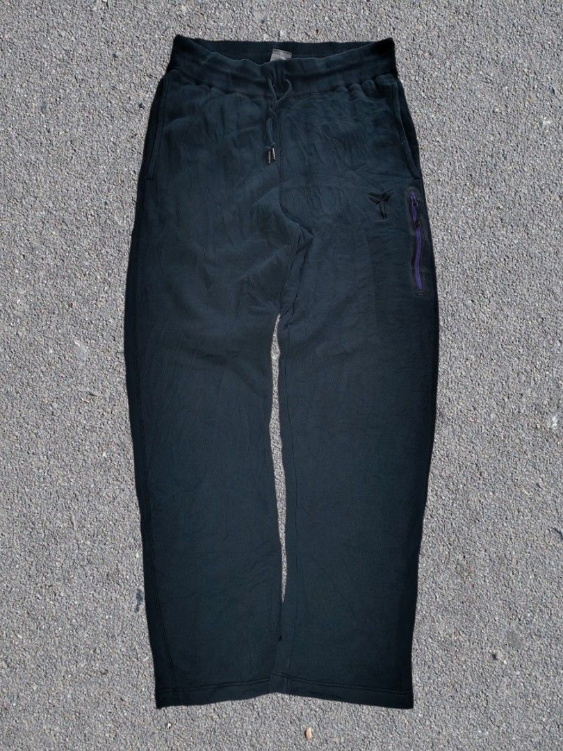 Mamba sweat pants (Category: Joggers) located in Kadingilan. Submitted by wamport_thrifting (Listing ID 1468355741, Image 1). Description: 30X42 HEM 9.5 Good condition No issue.