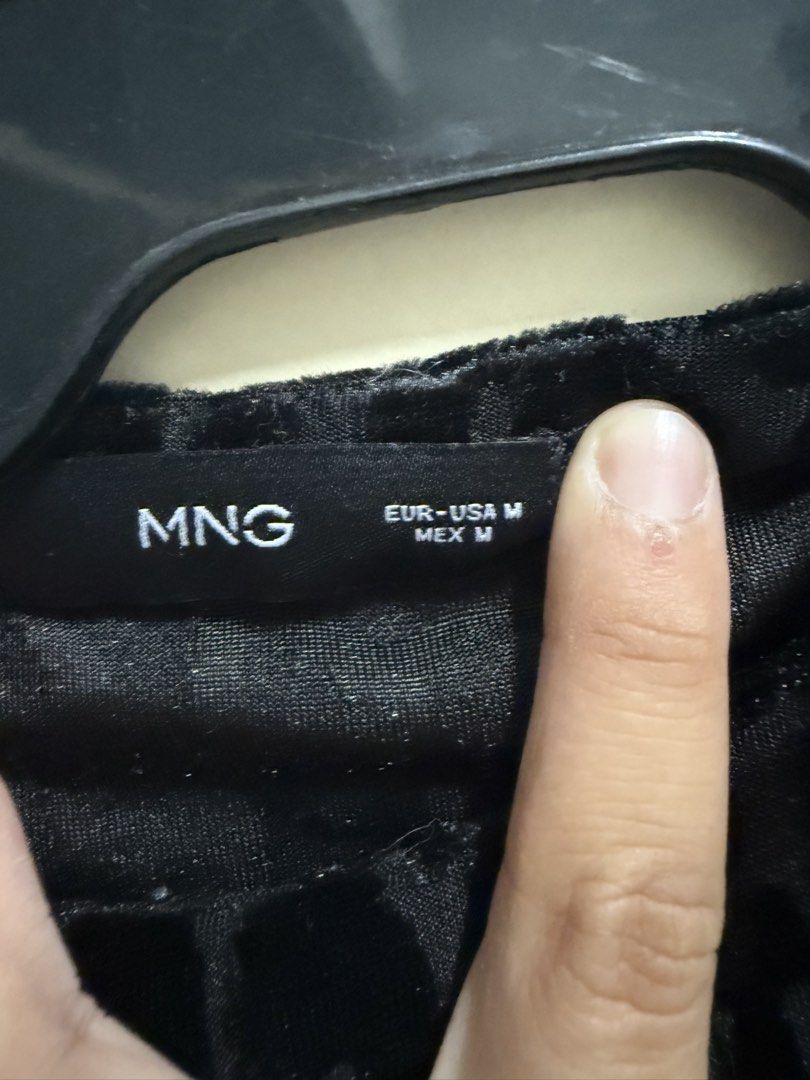 Mango Black Leopard Print Velvet Long Sleeve Top (Category: Longsleeves) located in Quezon City. Submitted by mikaela_0 (Listing ID 1468355088, Image 3). Description: - Brand: MNG Mango - Style: Long sleeve top with mock neck - Print/Texture: Dark leopard print in a soft velvet fabric - Size: Medium (EUR, USA, MEX M), fits small to medium - Versatility: Great layering piece for casual wear or nights out - Condition: Excellent.