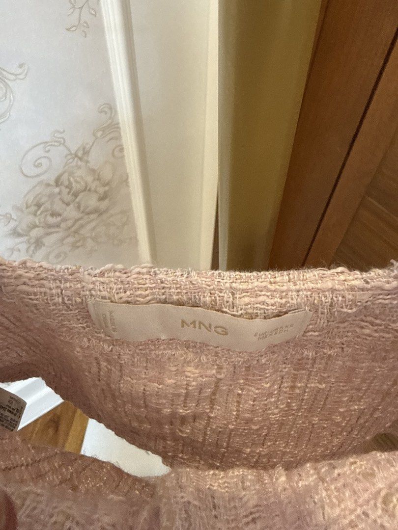 Mango: Tweed Top in Pink (Category: Sleeveless) located in Quezon City. Submitted by vpauline (Listing ID 1468366902, Image 2). Description: 10/10.