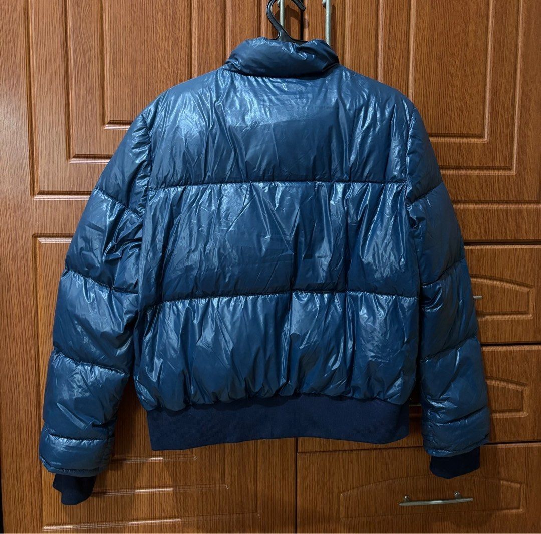 Marc by Marc Jacobs Women Puffer Jacket XS - Medium (Category: Coats, Jackets and Outerwear) located in Quezon City. Submitted by beckyshop2024 (Listing ID 1468290155, Image 2). Description: - Brand new, tag removed, but never used - Original from Dubai - Runs big, Xs on tag, fits up to Medium - Color: Deep Blue Sea.
