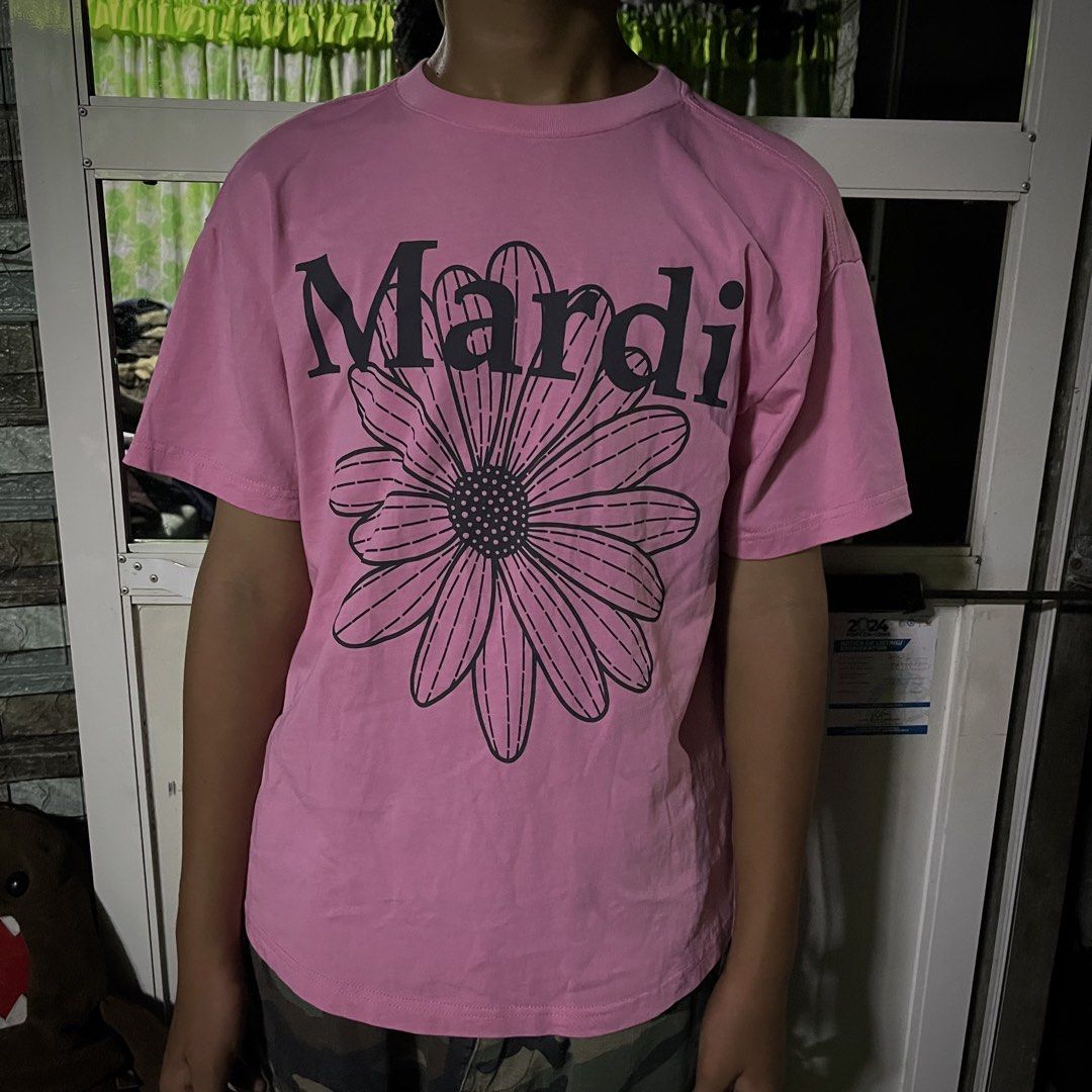 MARDI MERCREDI (Category: Shirts) located in Orani. Submitted by pulverize_tht_ho3 (Listing ID 1468308516, Image 1). Description: dimes: 19x23 condition: 10/10 flaw/s: none check slides for the details.
