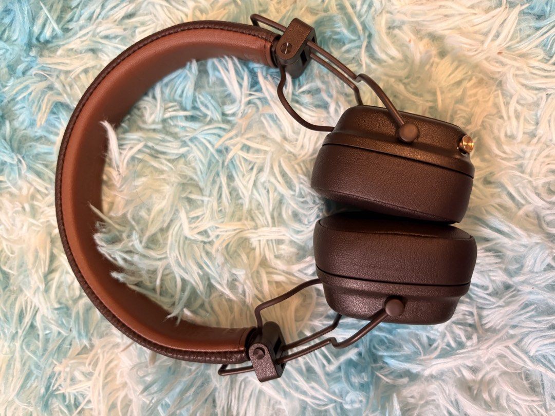 Marshall Major IV Headphones (Category: Headphones & Headsets) located in Manila. Submitted by amielmnlysy (Listing ID 1468315078, Image 3). Description: Rarely used Leather is in great condition (No chips and cracks) Can be used wired as well With free carry case RFS: Decluttering.