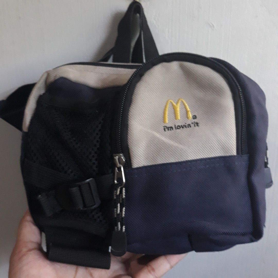 MCDONALDS UTILITY WAIST BAG (Category: Belt bags, Clutches and Pouches) located in Lipa City. Submitted by n1tchz (Listing ID 1468323171, Image 2). Description: No issue 10/10 Condition All zipper working Multi pocket Dm me, ty!.