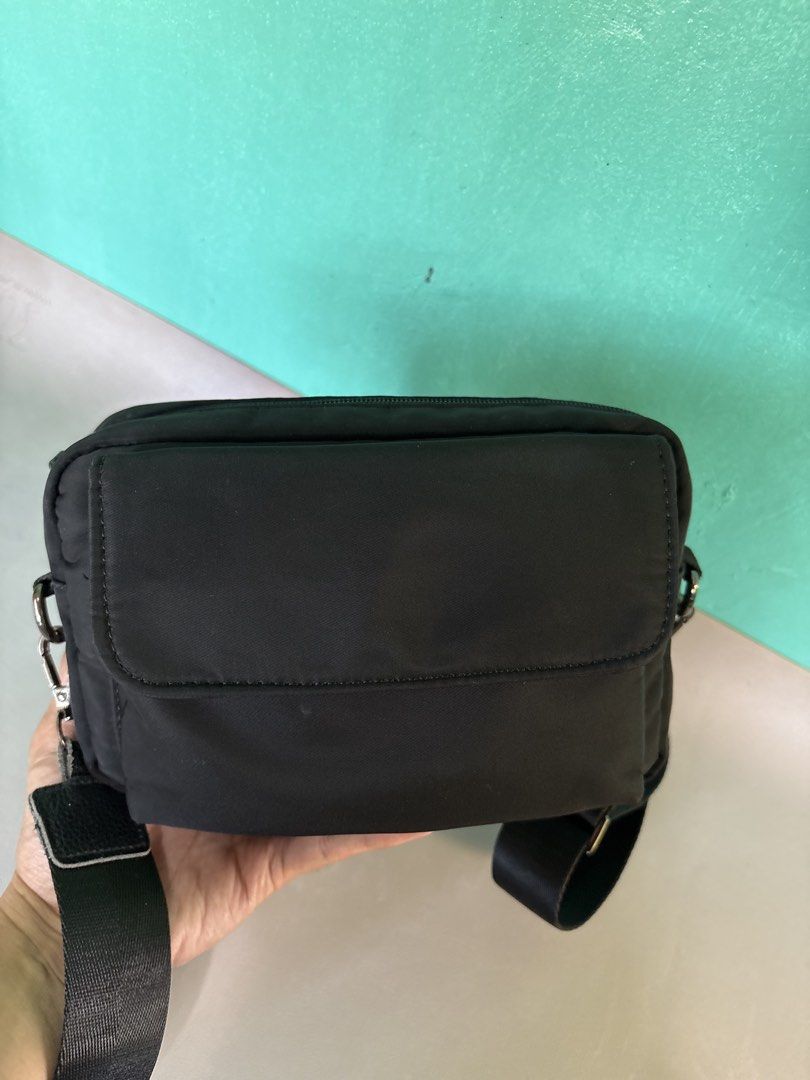 MCYS&JPN Sling Bag Original (Category: Sling Bags) located in Quezon City. Submitted by gamitnirod (Listing ID 1468359189, Image 2). Description: -Color: Black -Size: 8.5in x 5.5in x 2in -No issue, no damage -Adjustable strap -Water resistant -With inner pocket -1 outer pocket Payment via gcash/maya 📩 Please send a message for inquiries.