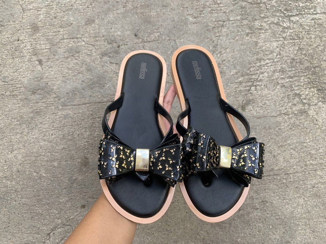 Melissa (Category: Flats & Sandals) located in Sibulan. Submitted by sharlyngra11287 (Listing ID 1468302927, Image 3). Description: Mine: 1,100 pesos🍀 Brand: Melissa Size: 38 Condition: Like new sign of usage💗🎀.