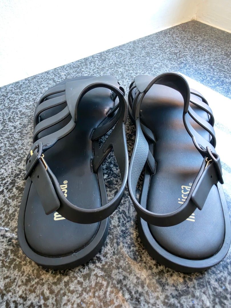Melissa sandals (Category: Flats & Sandals) located in Baguio. Submitted by jz_finds (Listing ID 1468292866, Image 2). Description: size: 23.5 / 36.5.