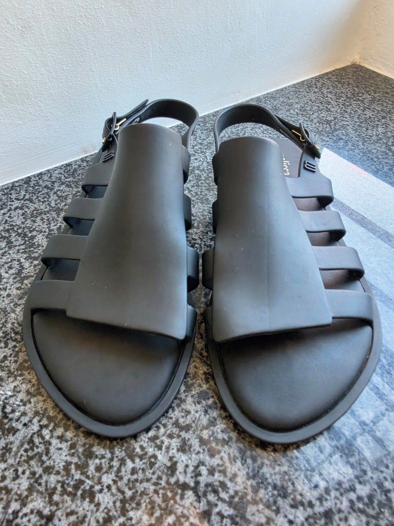 Melissa sandals (Category: Flats & Sandals) located in Baguio. Submitted by jz_finds (Listing ID 1468292866, Image 1). Description: size: 23.5 / 36.5.