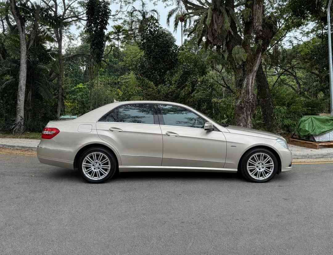 Mercedes-Benz E-Class E200 CGI Avantgarde (Category: Used Cars) located in Singapore. Submitted by carousell_certified_partners (Listing ID 1465104884, Image 2). Description: Newly arrived, come with 3 years engine and gearbox warranty, E200 unit. Beautiful paintwork. Low deprecation, clean interior and spacious boot. Full tank can do 1000km highway. Well maintained by previous owner. Flexible financing available, trade in. Features: Powerful and
