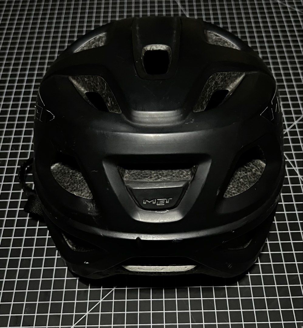 MET Helmet (Category: Bicycles) located in Meycauayan. Submitted by trinidad_trading (Listing ID 1468395637, Image 2). Description: MET Helmet Condition 9/10 Price 1,500+Shipping Fee.
