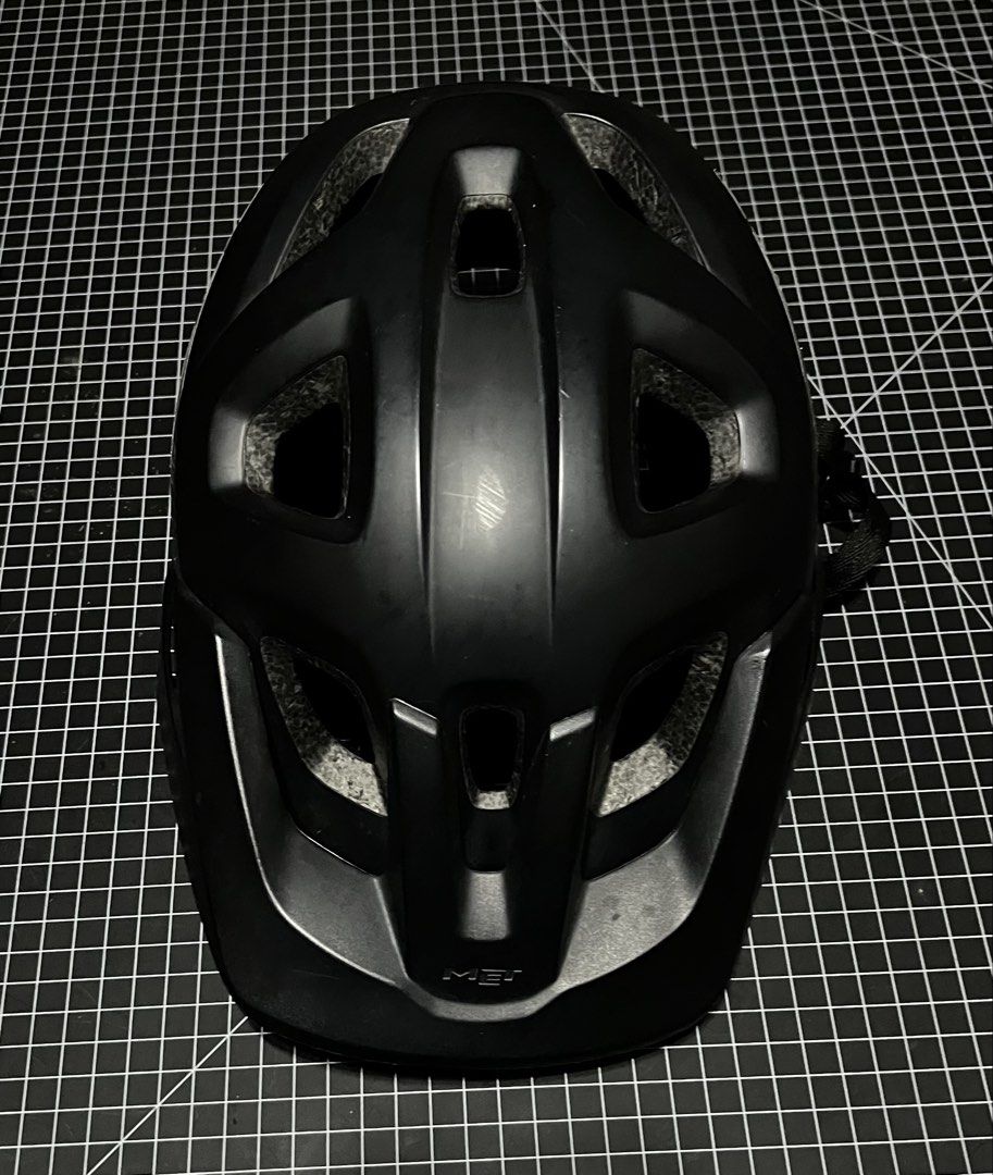 MET Helmet (Category: Bicycles) located in Meycauayan. Submitted by trinidad_trading (Listing ID 1468395637, Image 1). Description: MET Helmet Condition 9/10 Price 1,500+Shipping Fee.