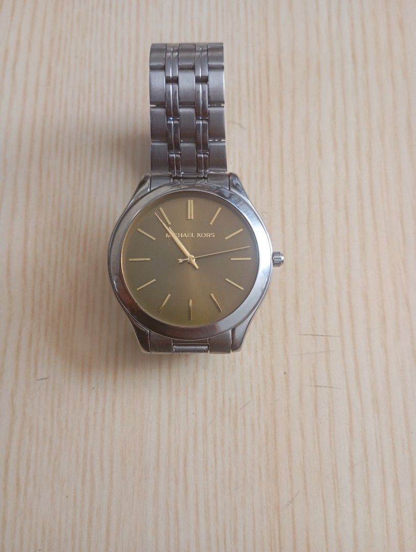 Michael kors (Category: Men's Watches) located in Las Pinas. Submitted by quick_deals_great_finds2 (Listing ID 1468300369, Image 3). Description: Original good working condition 42mm large fits wrist 7 inches Quartz with battery.