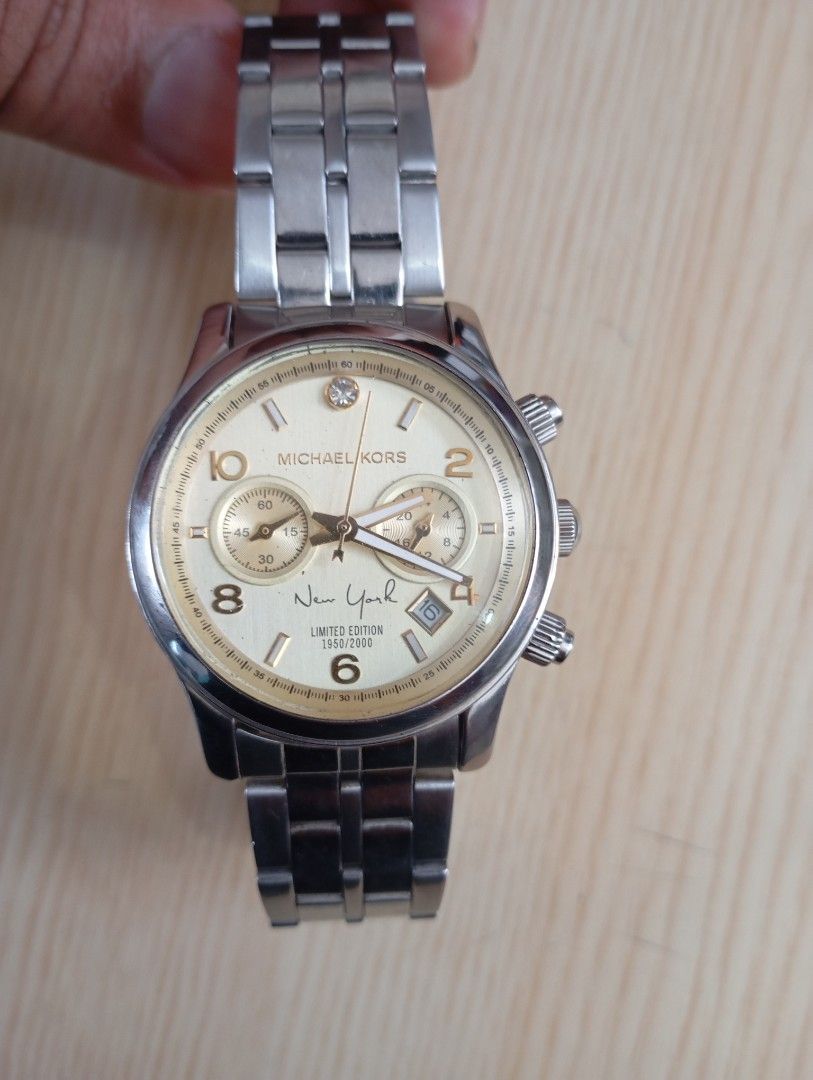 Michael kors (Category: Women's Watches) located in Las Pinas. Submitted by quick_deals_great_finds2 (Listing ID 1468330874, Image 1). Description: Original good working condition Quartz chronograph with battery 38mm medium fits wrist 6.8 inches.