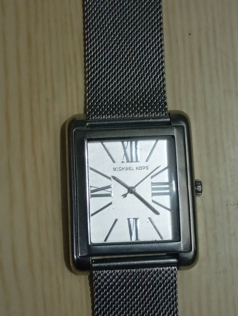 Michael kors (Category: Men's Watches) located in Las Pinas. Submitted by quick_deals_great_finds2 (Listing ID 1468431143, Image 2). Description: Original good working condition Quartz with battery Large unisex adjustable wrist size.