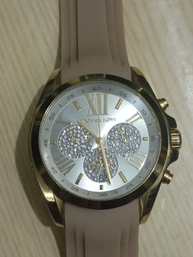 Michael kors (Category: Women's Watches) located in Las Pinas. Submitted by quick_deals_great_finds2 (Listing ID 1468431697, Image 2). Description: Original good working condition Quartz chronograph with battery 42mm large.