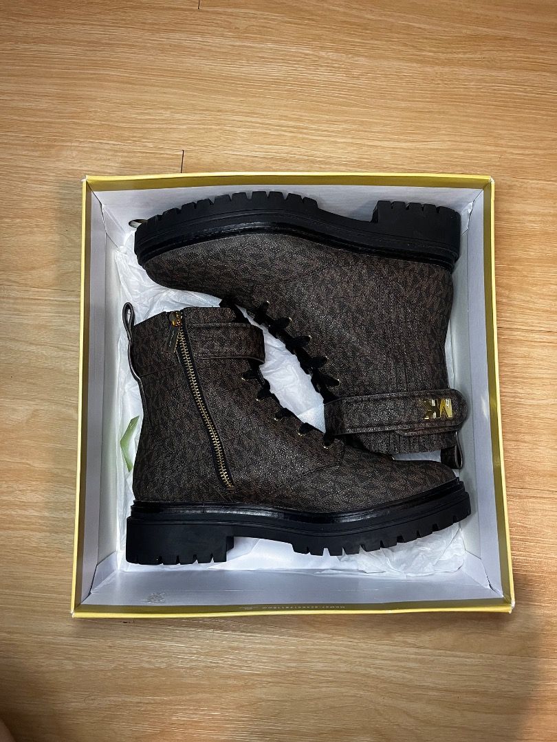 Michael Kors Boots (Category: Boots) located in Caloocan City. Submitted by happyowl_a445e0 (Listing ID 1468463688, Image 1). Description: .