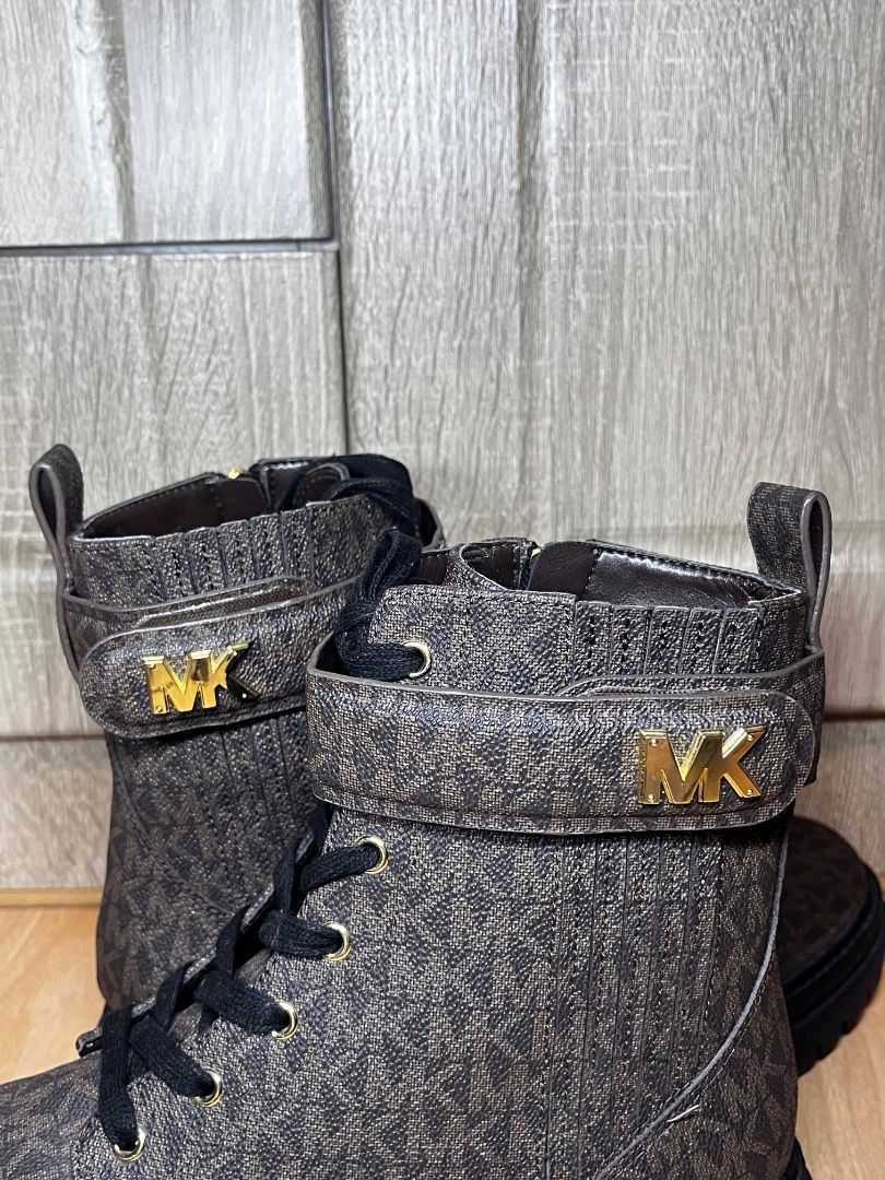 Michael Kors Boots (Category: Boots) located in Caloocan City. Submitted by happyowl_a445e0 (Listing ID 1468463688, Image 3). Description: .