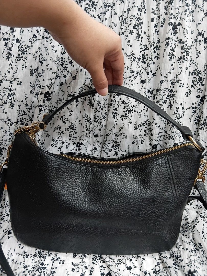 Michael Kors (Category: Cross-body Bags) located in Subic. Submitted by AnythingBrandedby_May (Listing ID 1468313486, Image 3). Description: Michael Kors LAST PRICE POSTED.