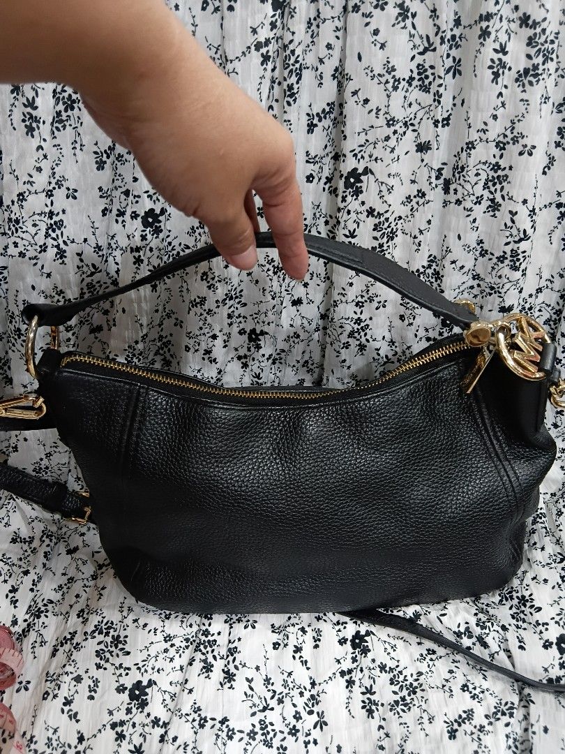 Michael Kors (Category: Cross-body Bags) located in Subic. Submitted by AnythingBrandedby_May (Listing ID 1468313486, Image 2). Description: Michael Kors LAST PRICE POSTED.