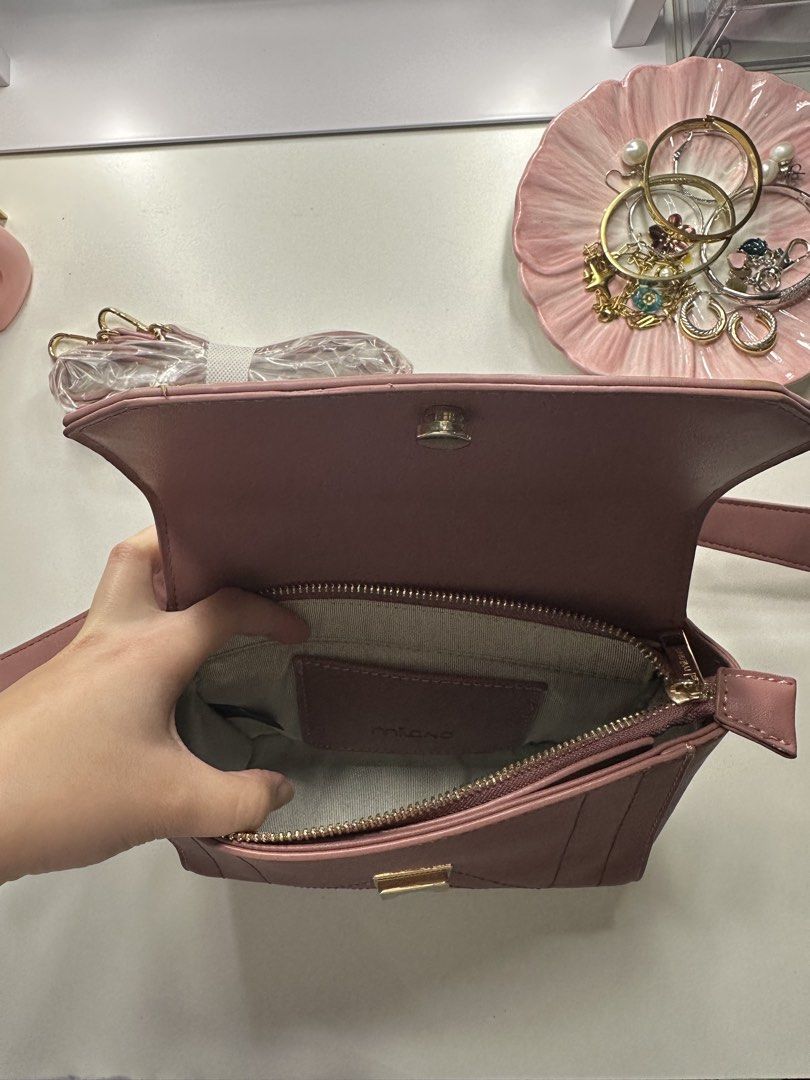 Milano Dusty Pink Bag (Category: Cross-body Bags) located in Las Pinas. Submitted by shaneazelei (Listing ID 1468284192, Image 3). Description: From Milano Qatar Brand new, with tag Without dust bag.