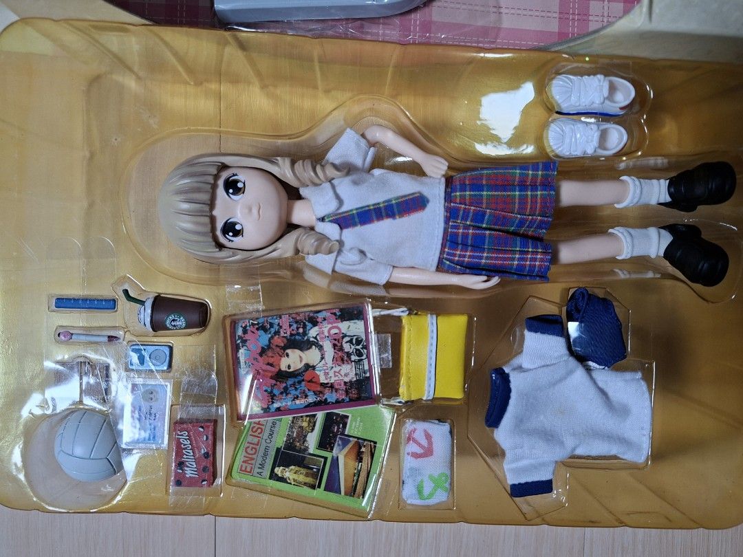 Mimo school girl figure with accessories (Category: Figurines & Statues) located in Baguio. Submitted by restyrille77846 (Listing ID 1468346330, Image 2). Description: .