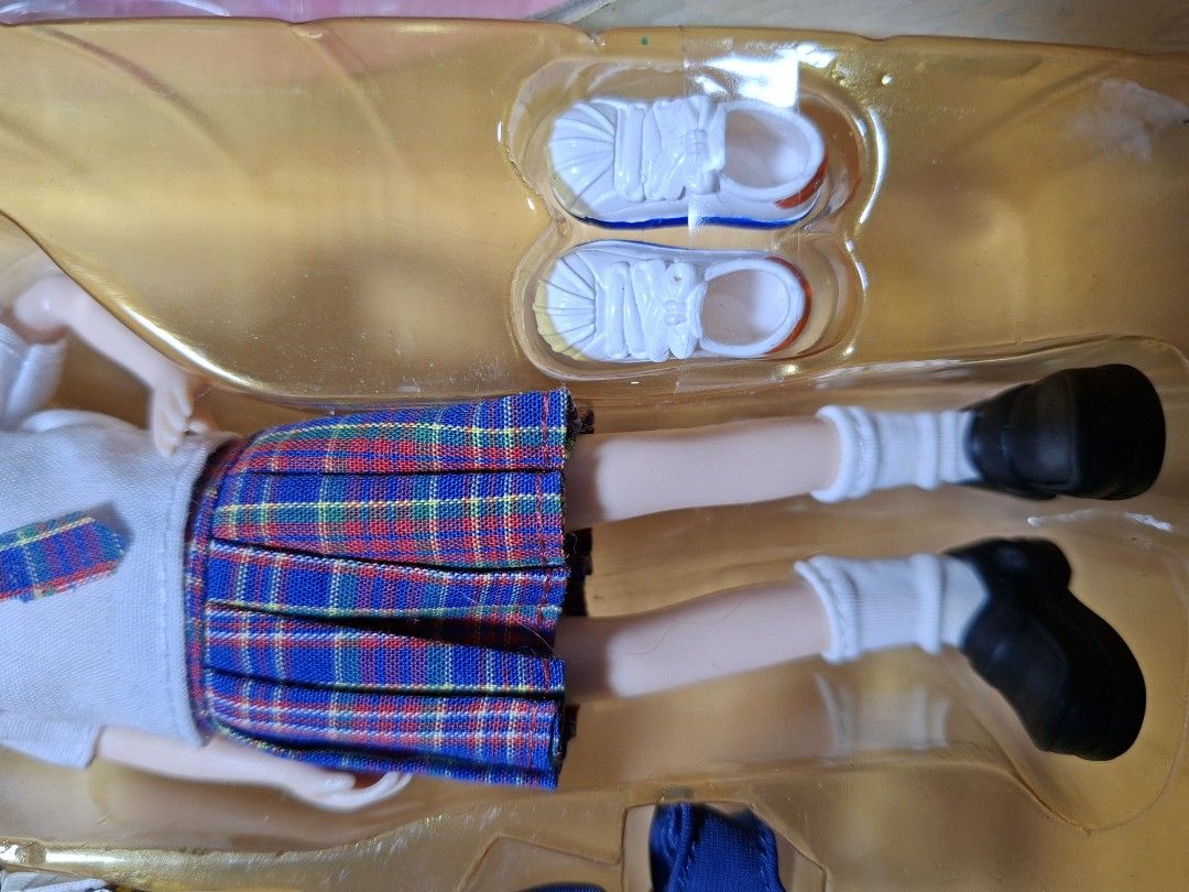 Mimo school girl figure with accessories (Category: Figurines & Statues) located in Baguio. Submitted by restyrille77846 (Listing ID 1468346330, Image 3). Description: .