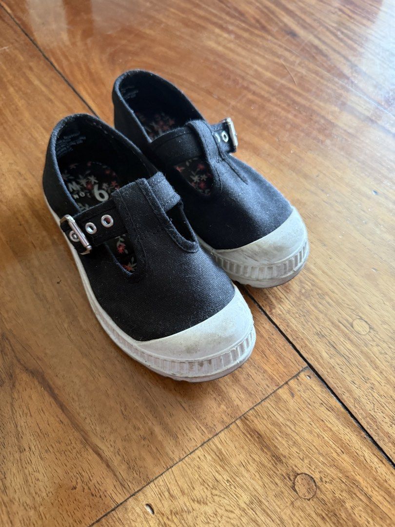 Mix black slip ons size US1 (Category: Babies & Kids Fashion) located in Quezon City. Submitted by ajajbaby (Listing ID 1468495278, Image 1). Description: .